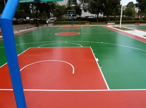 普洱球场地面翻新,裂缝修重要性